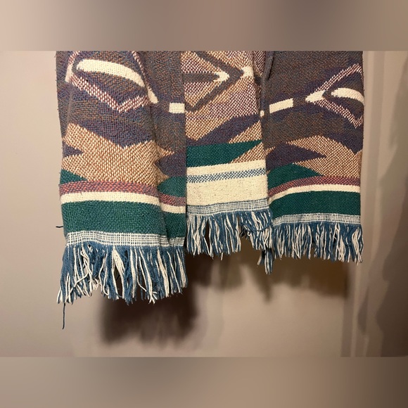 Woven Wool Vest in Pastel Geometric Design - Picture 6 of 6